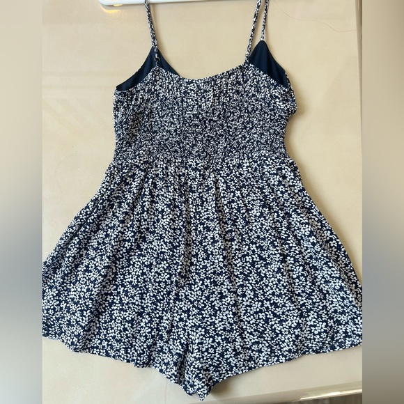 Sky & Sparrow Short Romper- Size Medium dark blue and white - Picture 4 of 5